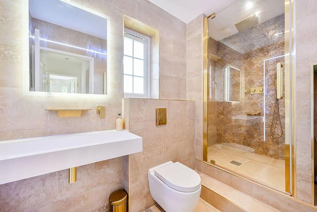 Premium Private Apartment Minutes To Central لندن المظهر الخارجي الصورة